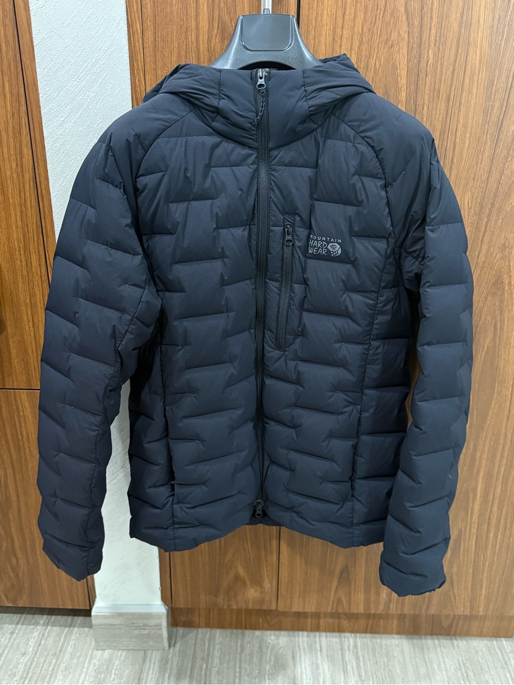 Mountain Hardwear Stretchdown Hoody. Mens M 
700-fill down insulation concentrat